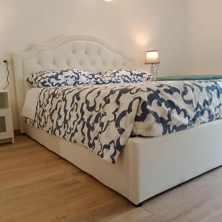 Appartamento La Grotta 2 Bedrooms 2 Private Bathrooms *